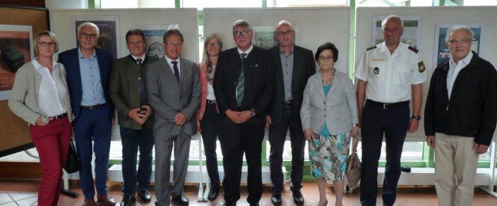 Ausstellung „500 Jahre Martin Luther“ im Ainringer Rathaus