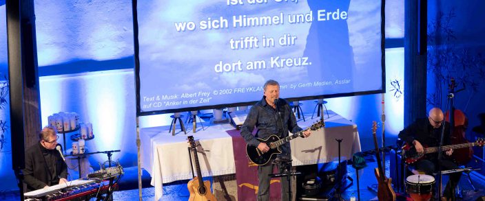 Volles Haus und begeisterndes Konzert mit Albert Frey