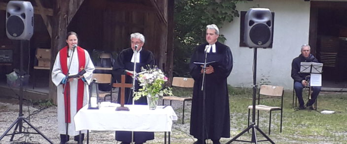 Pfingstgottesdienst am Ainringer Dorfplatz